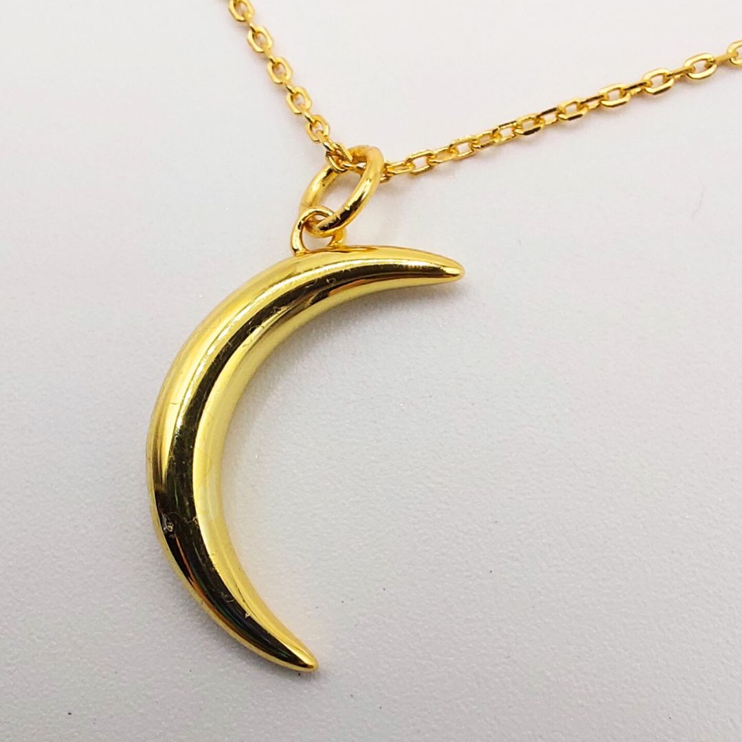Lunar Whisper Pendant Necklace - Gold Plated