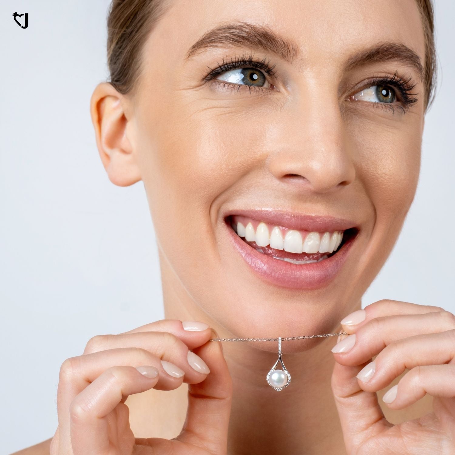 Silver Single Pearl Teardrop Necklace